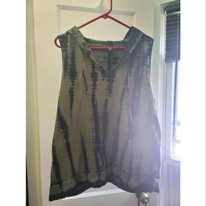 Torrid green/black sleeveless hoodie sz 1